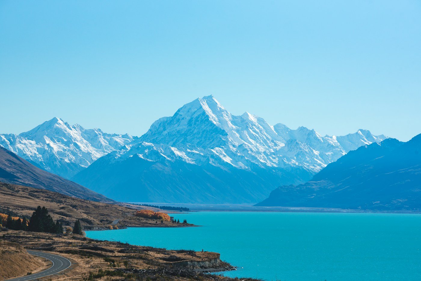 Alpine lake and mountains in New Zealand